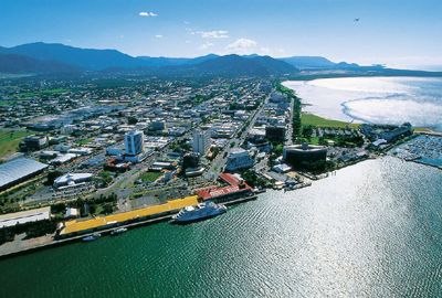 [:en]Aerial of Cairns[:]